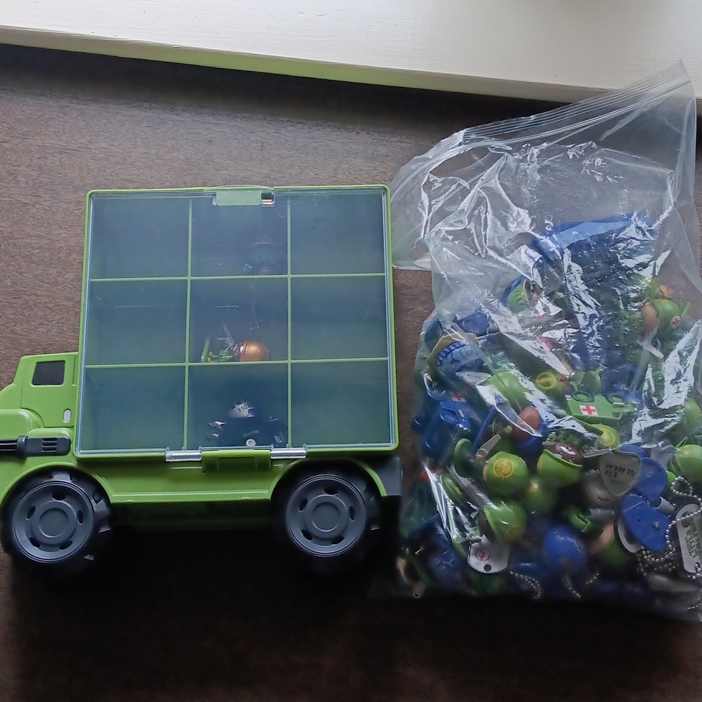 Awesome Little Green Men